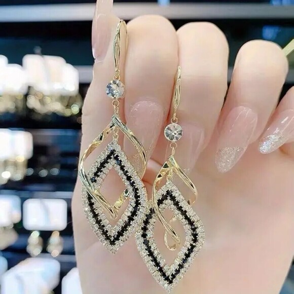 New - Rhombus Shape Zircon Dangle Earrings - Picture 4 of 8